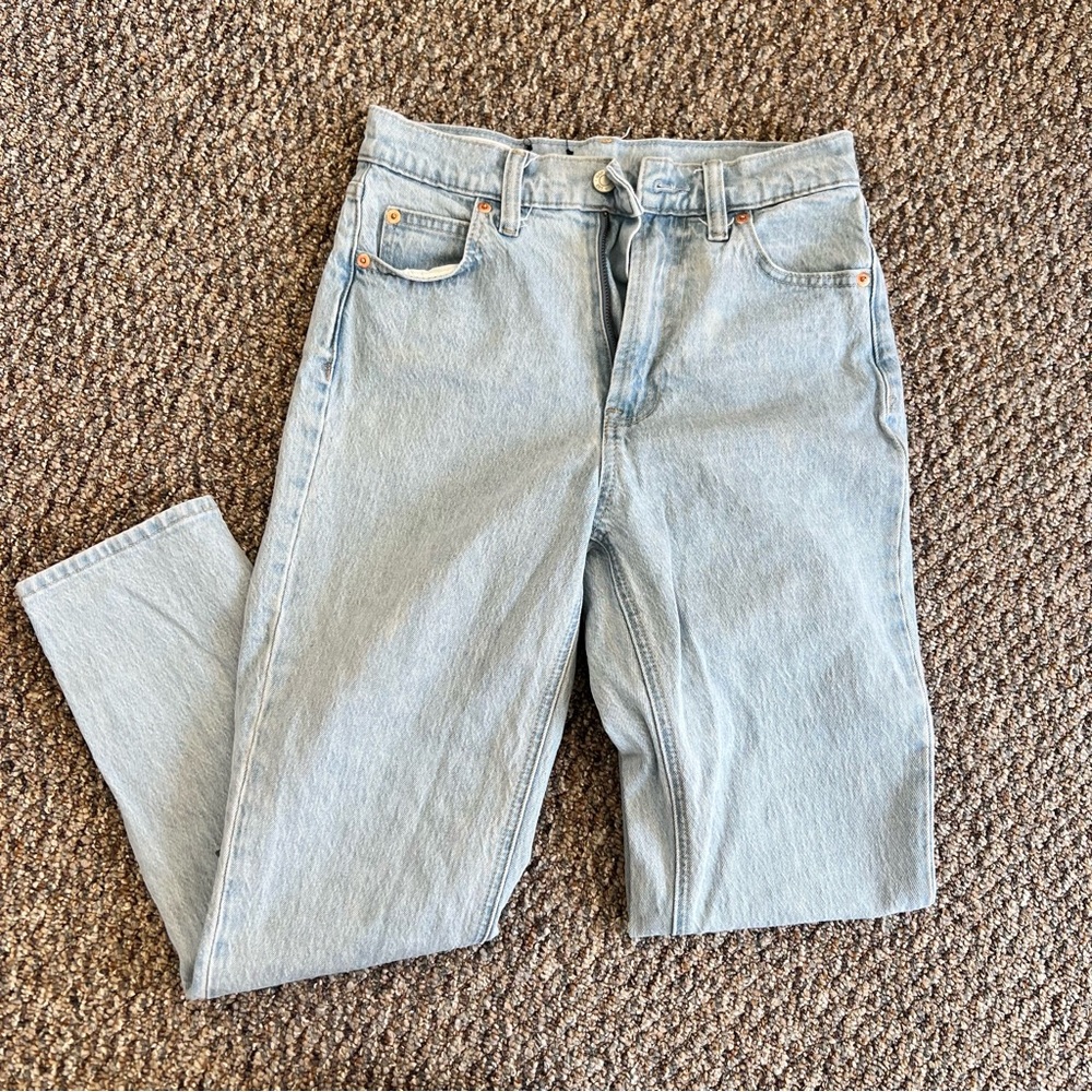 Gap Woman's Highrise Mom Jean
